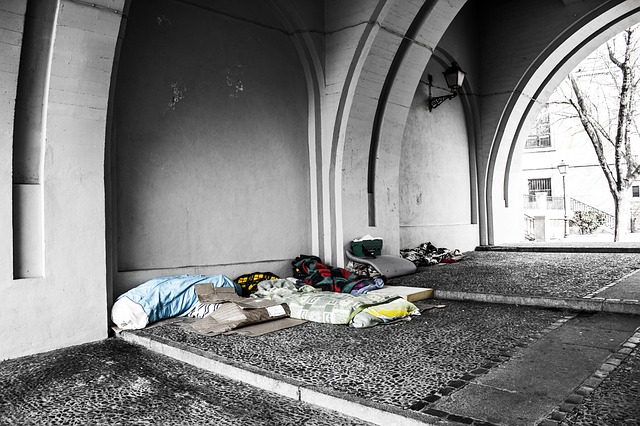 homeless-2090507_640